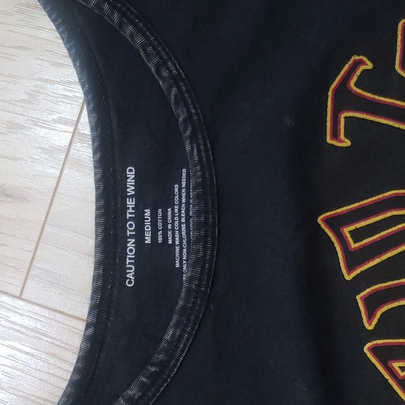 World Tour Wild Beauty Butterfly Crop Tshirt Cotton Women Med - Picture 2 of 3